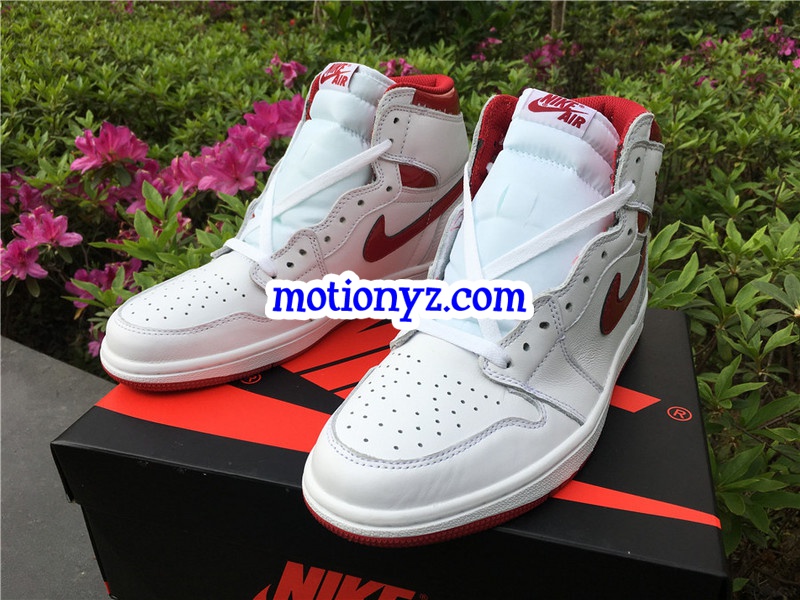 Air Jordan 1 High OG Metallic Red